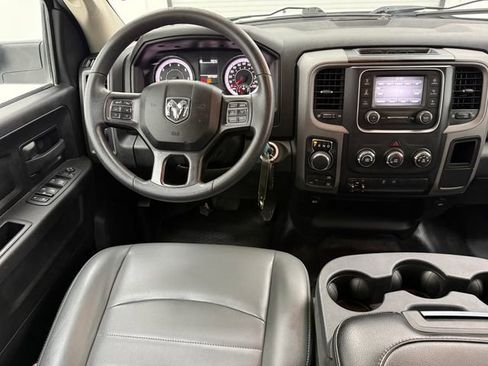 Used 2022 RAM 1500 Tradesman w/ Chrome Appearance Group AWD/4WD image 30