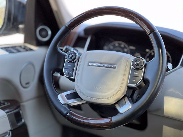 Used 2017 Land Rover Range Rover HSE AWD/4WD image 31