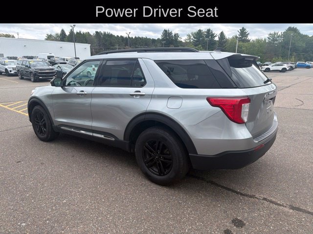 Used 2023 Ford Explorer XLT AWD/4WD image 5