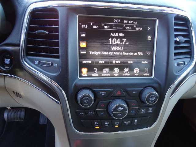 Used 2017 Jeep Grand Cherokee Limited AWD/4WD image 16