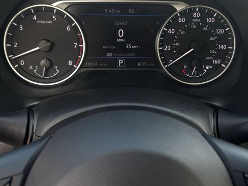 Used 2025 Nissan Sentra SV FWD image 39