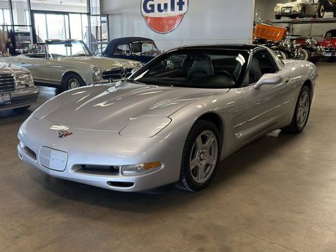 Used 1997 Chevrolet Corvette Coupe w/ Memory Pkg image 9