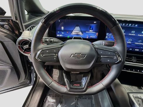 Used 2024 Chevrolet Equinox EV RS FWD image 11
