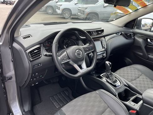 Used 2022 Nissan Rogue Sport SV w/ Technology Package AWD/4WD image 9