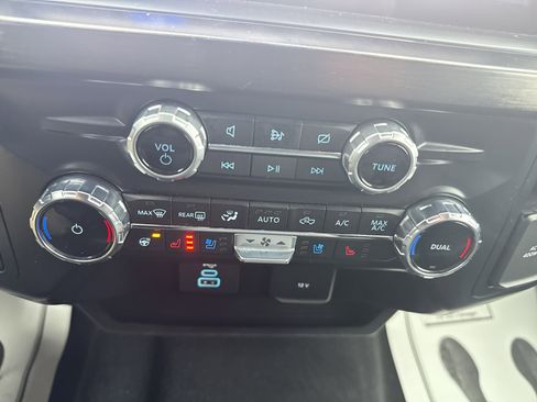 Used 2024 Ford F350 Lariat w/ Camper Package image 27