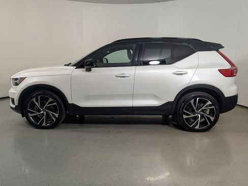 Used 2021 Volvo XC40 T5 R-Design w/ Advanced Package AWD/4WD image 4