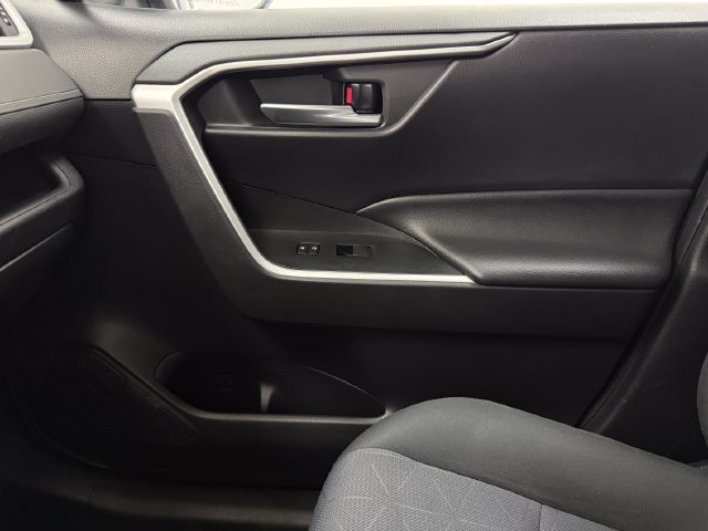 Used 2021 Toyota RAV4 XLE FWD image 24
