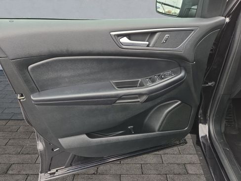 Certified 2022 Ford Edge SE image 10