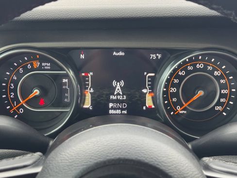 Used 2018 Jeep Wrangler Unlimited Sport S AWD/4WD image 24