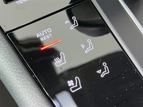 New 2026 Porsche Macan Turbo image 23