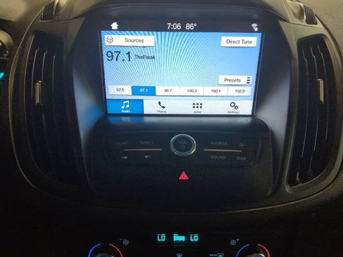 Used 2017 Ford Escape SE w/ Equipment Group 201A FWD image 25