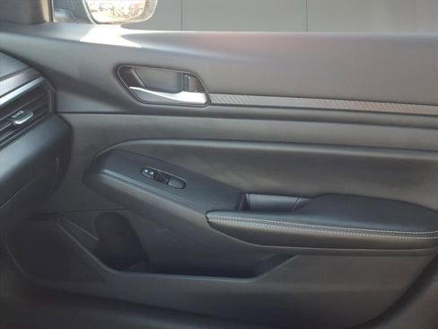 Used 2024 Nissan Altima 2.5 SV image 23