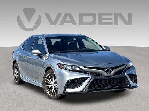 Used 2023 Toyota Camry SE w/ Convenience Package image 1