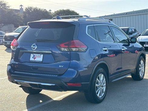 Used 2017 Nissan Rogue SV image 9
