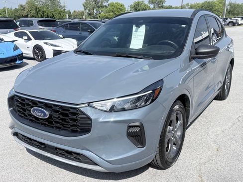 Used 2023 Ford Escape ST-Line w/ Tech Pack #1 FWD image 1