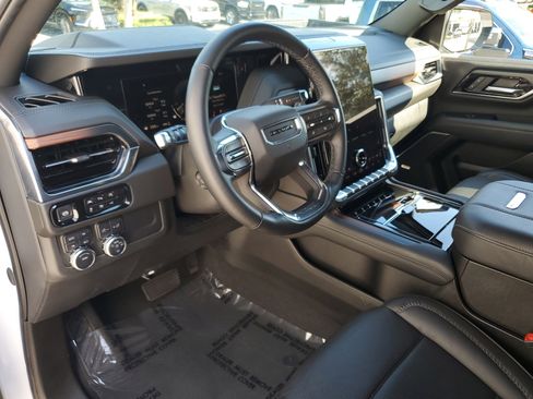 Used 2025 GMC Yukon Denali image 21