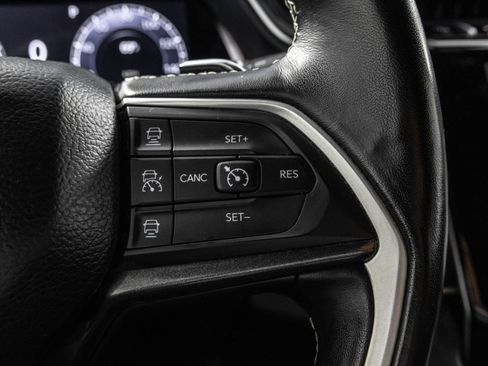 Used 2022 Jeep Grand Cherokee L Laredo AWD/4WD image 27