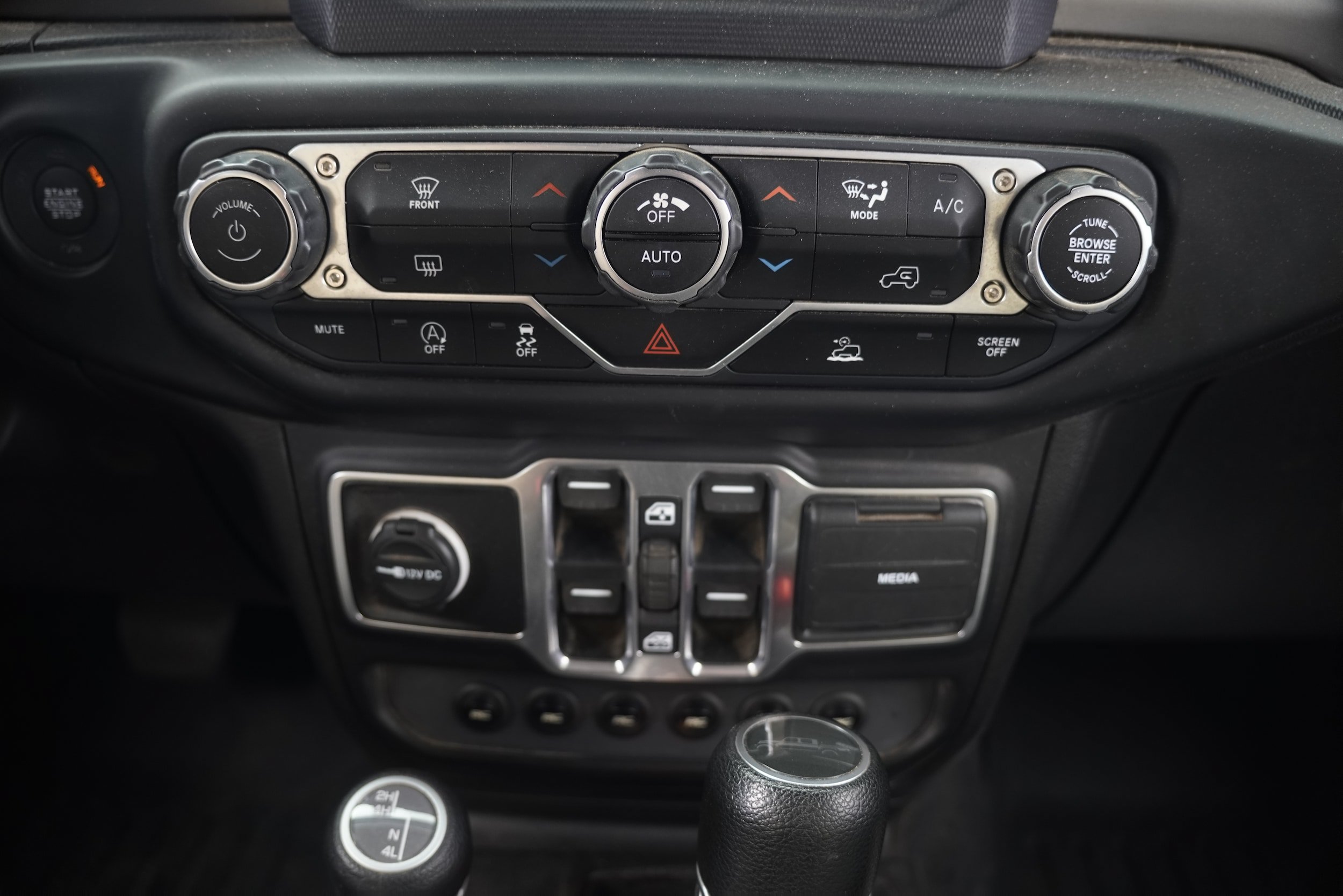 Used 2020 Jeep Gladiator Sport w/ Quick Order Package 24S AWD/4WD image 29