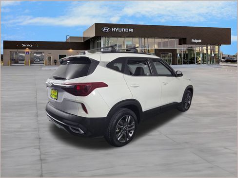 Used 2023 Kia Seltos S image 9