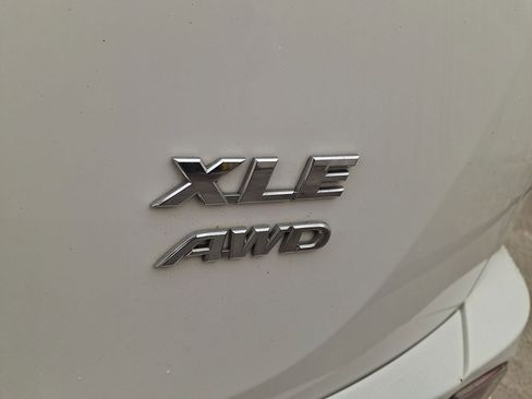 Used 2018 Toyota RAV4 XLE image 24