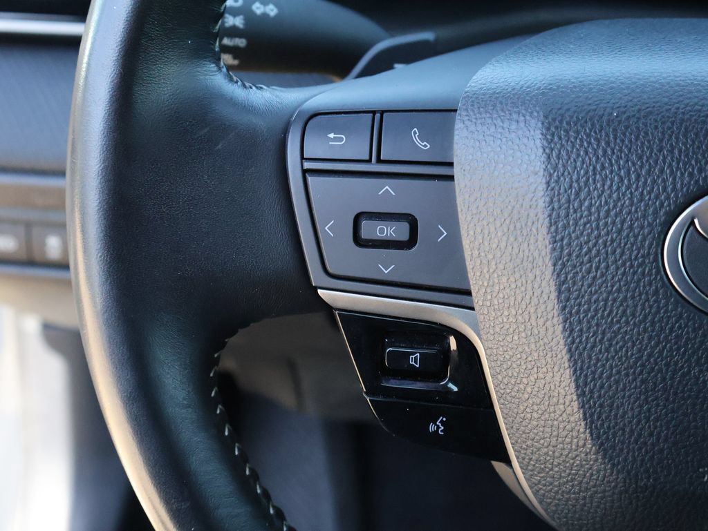 Used 2025 Toyota Camry SE FWD image 26