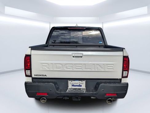 New 2026 Honda Ridgeline Black Edition image 4