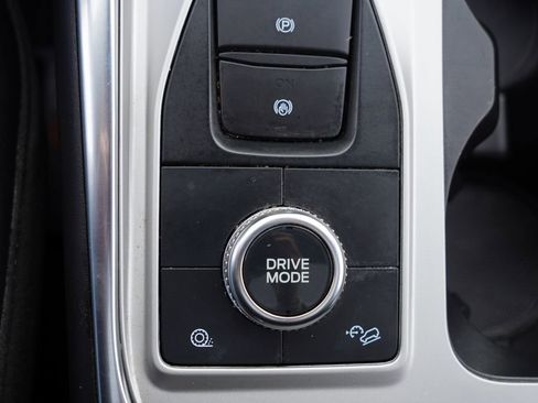 Certified 2022 Ford Explorer XLT w/ Equipment Group 202A image 33