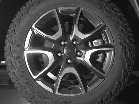 Used 2025 Jeep Compass Trailhawk AWD/4WD image 13