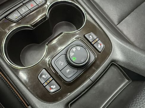 Used 2021 GMC Acadia AT4 image 22