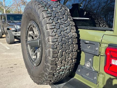 Used 2023 Jeep Wrangler Unlimited Rubicon 392 w/ Xtreme Recon 35" Tire Package image 8