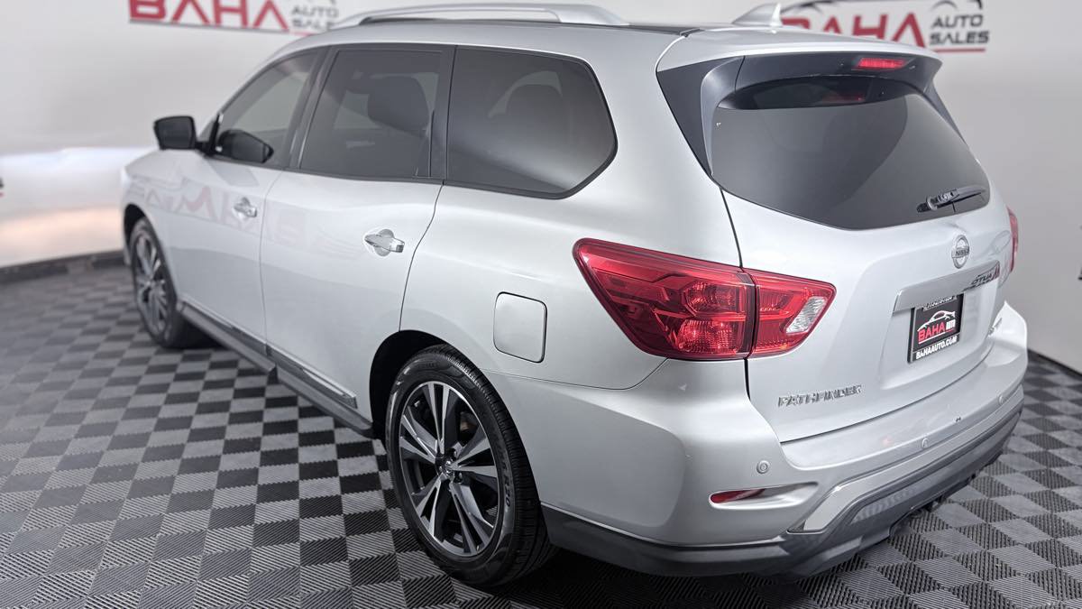 Used 2020 Nissan Pathfinder Platinum FWD image 5