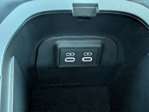 Used 2025 Toyota RAV4 XLE image 27