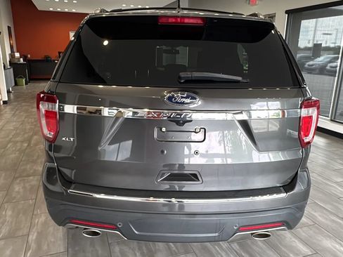 Used 2018 Ford Explorer XLT w/ Equipment Group 202A FWD image 12