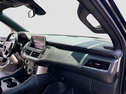 Used 2022 Chevrolet Suburban LT RWD image 26