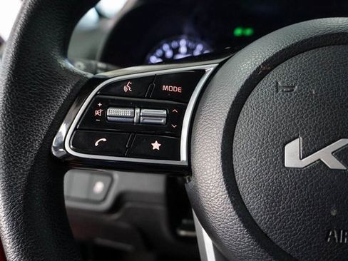 Used 2023 Kia Forte LXS image 17