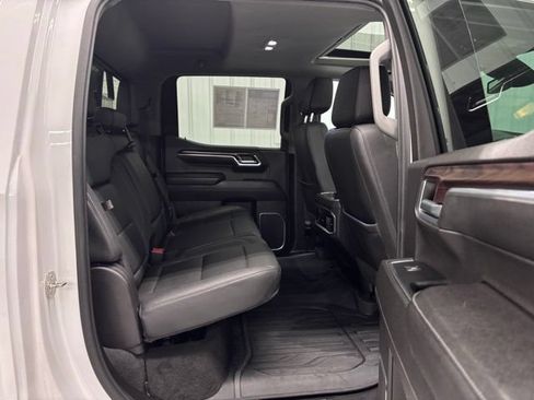 Used 2023 GMC Sierra 1500 SLT w/ SLT Convenience Package AWD/4WD image 9