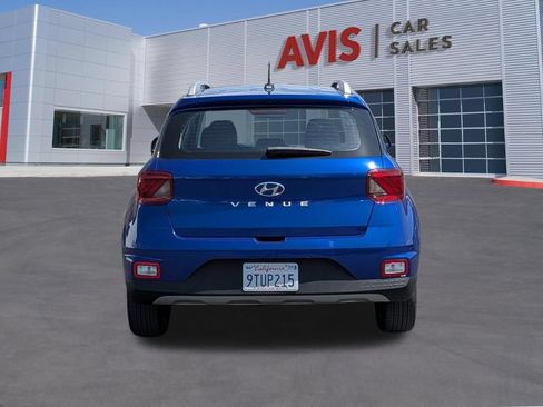 Used 2025 Hyundai Venue SEL FWD image 7