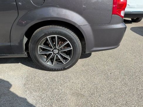 Used 2018 Dodge Grand Caravan SE FWD image 10