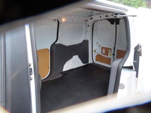 Used 2019 Ford Transit Connect XL FWD image 9