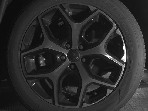 Used 2025 Jeep Compass Limited image 13