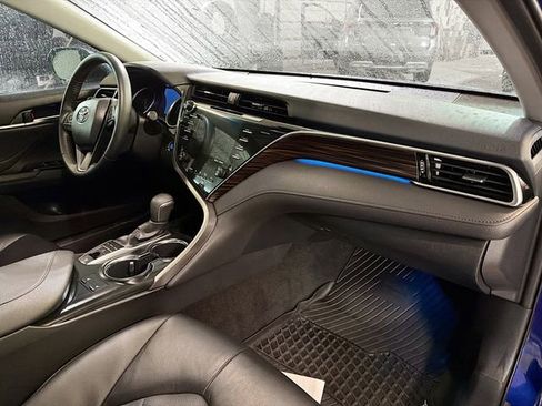 Used 2018 Toyota Camry L image 12