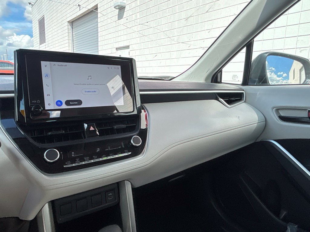 Used 2025 Toyota Corolla Cross L FWD image 15