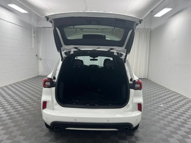 Used 2023 Ford Escape ST-Line w/ Tech Pack #1 AWD/4WD image 10