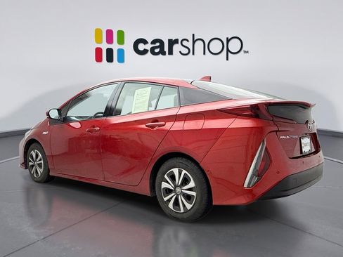 Used 2017 Toyota Prius Prime Advanced image 3