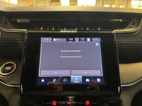 Used 2025 Jeep Grand Cherokee Laredo w/ Luxury Tech Group I image 17