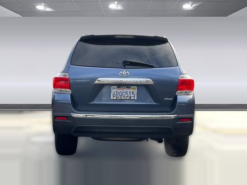 Used 2011 Toyota Highlander Limited w/ Tow Pkg image 5