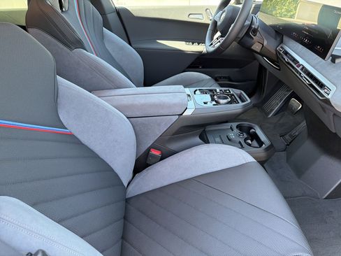 New 2026 BMW iX xDrive45 w/ M Sport Package image 31