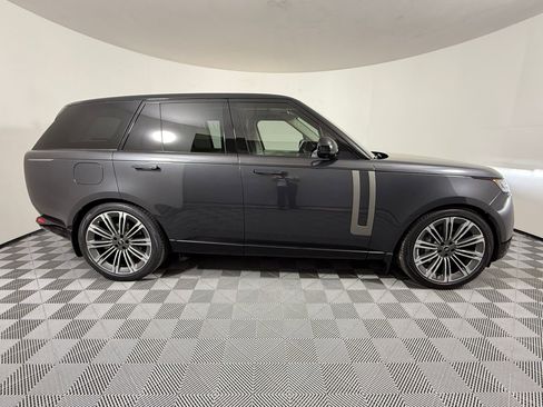 Used 2024 Land Rover Range Rover SE image 8