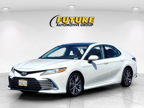 Used 2023 Toyota Camry XLE FWD image 8