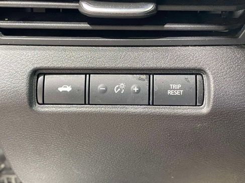 Used 2024 Nissan Altima 2.5 SV FWD image 21